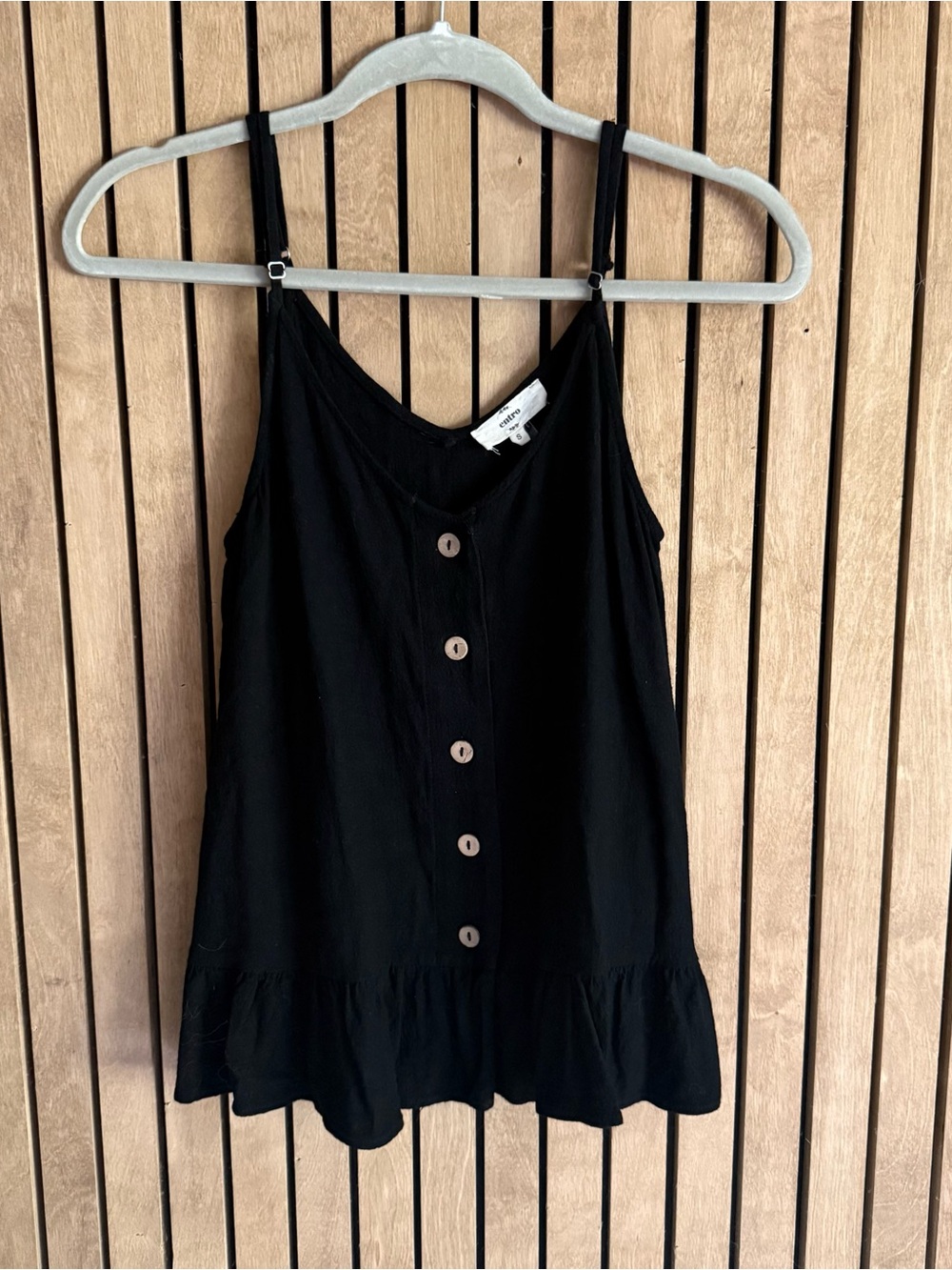 entro Black Button-Front Ruffle Hem Tank Top